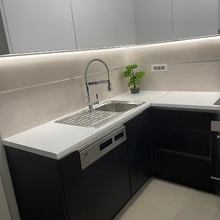 Seven Apartment *