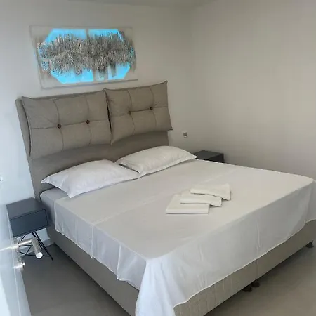 Apartment Seven